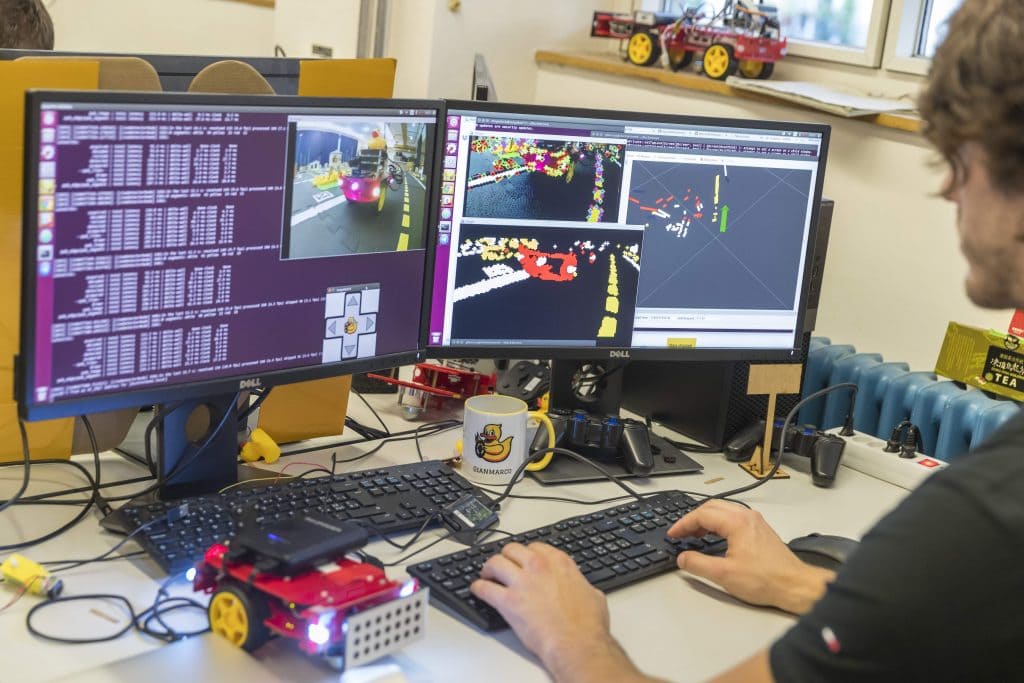 Duckietown power user managing Duckiebots with Ubuntu